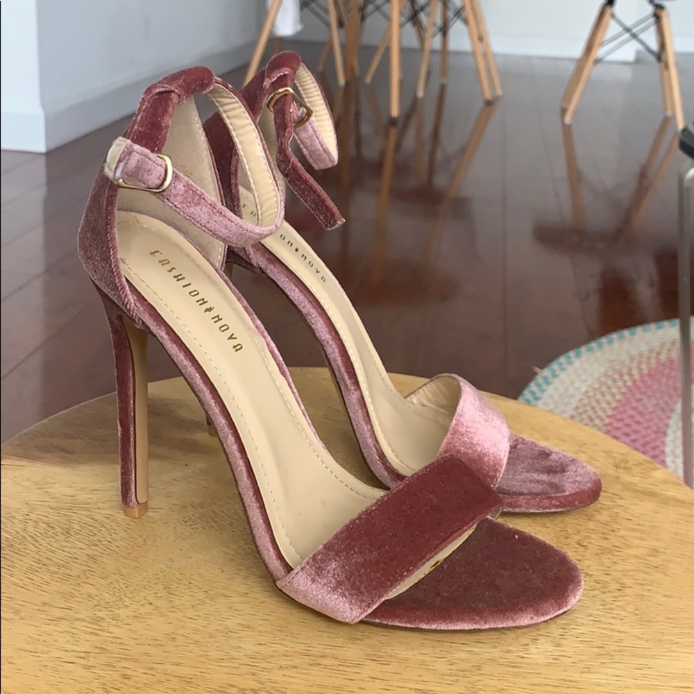 Fashion Nova Blush Pink Baby Heels size 8